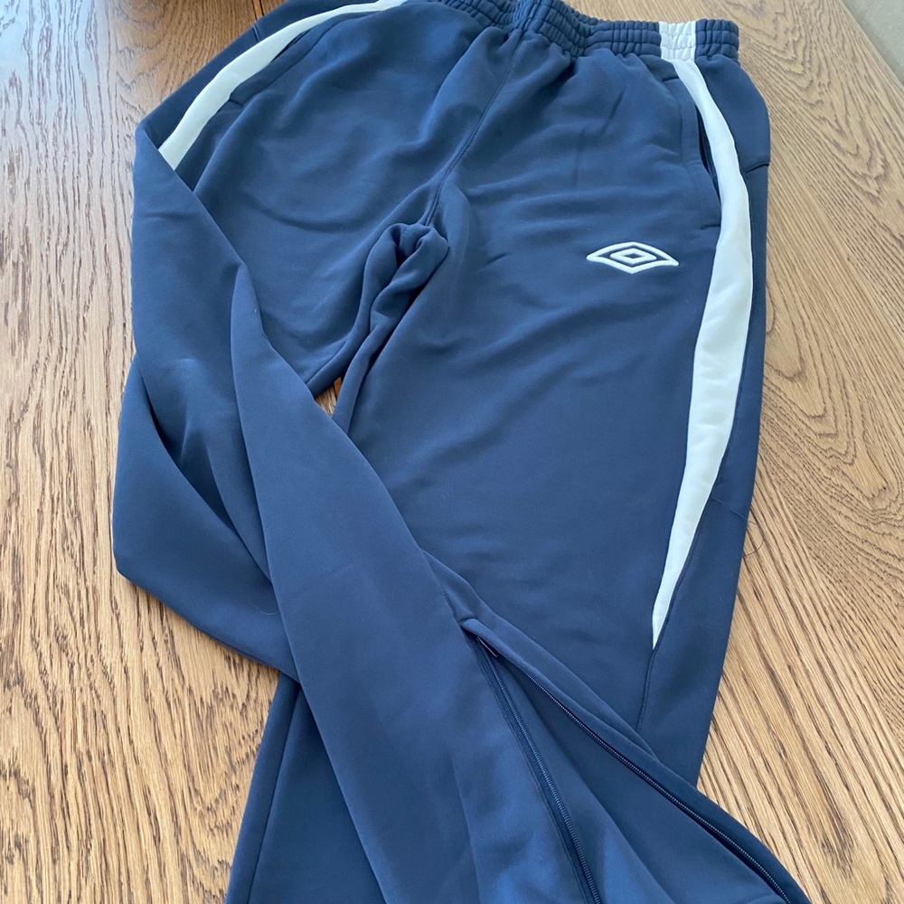 Umbro sweat pants for men size small